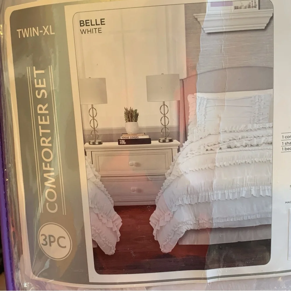 Lush Decor Belle White Comforter 3 Piece Set! Twin XL